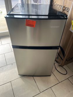 Mini Fridge Vissani 3.2 cu ft