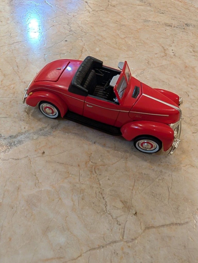 1940 Ford Convertible Diecast 1 /32 Size Model