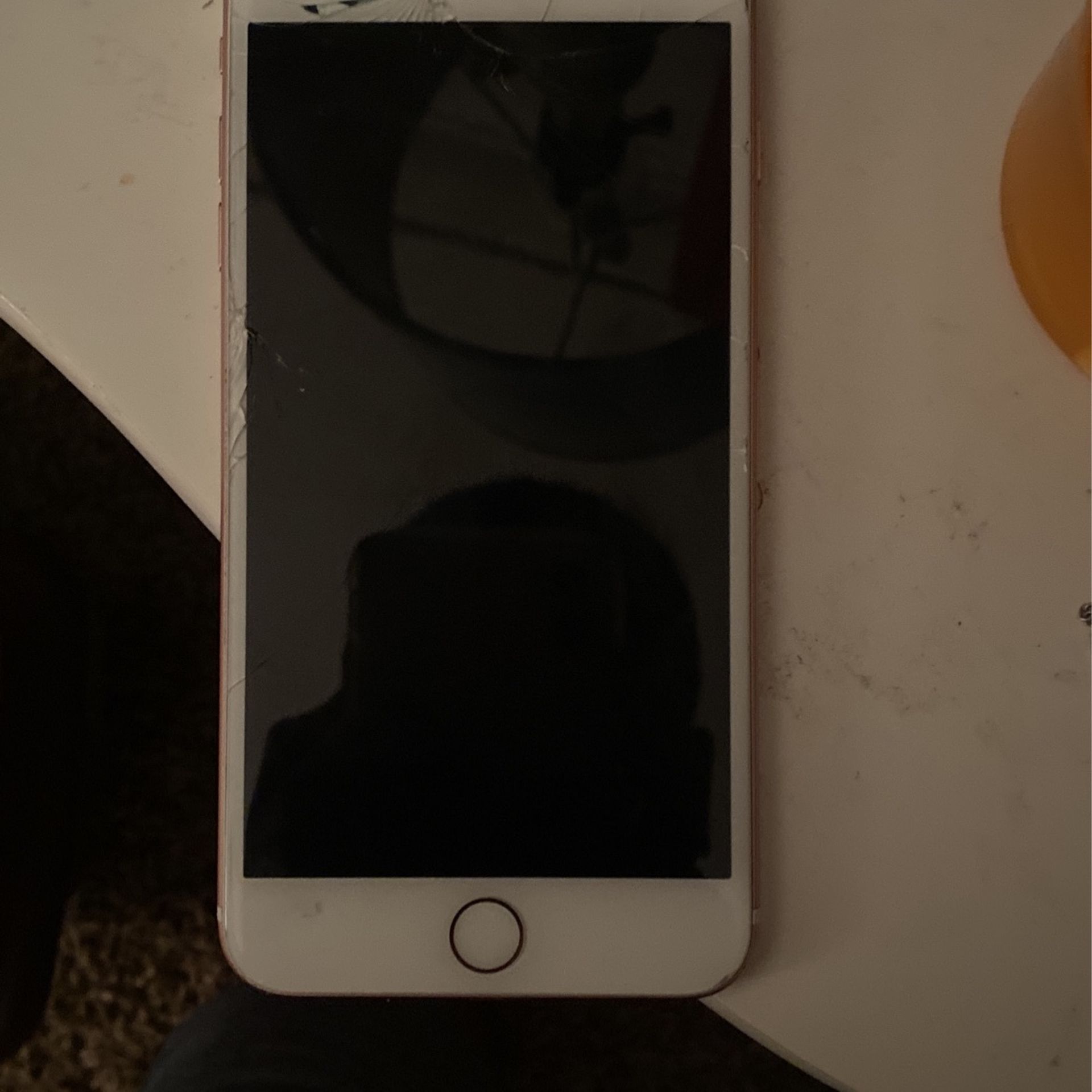 Broken Iphone 7 Plus