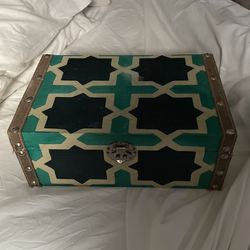 Small Mediterranean / Greek Trunk Great For Airbnb