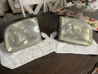 2004 Toyota Tundra Limited Edition Headlights