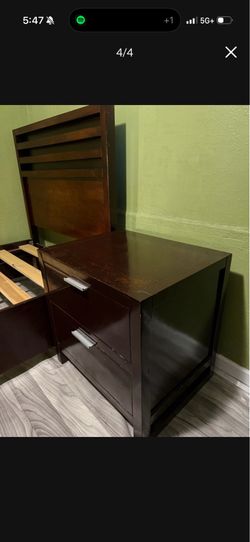 Twin size bed