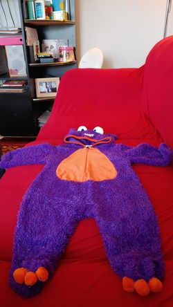 Custum purple monster zise 9 months