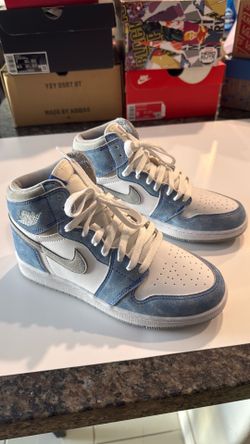 Nike Air Jordan 1 Retro High OG Hyper Royal