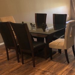 Kitchen Table And 6 Chairs