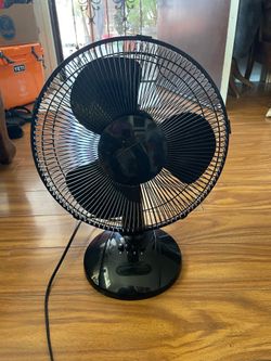 Fan 14-inch diameter 3-speed oscillating .