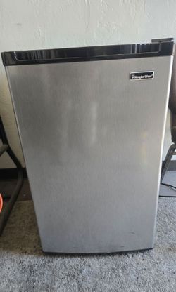Mini fridge