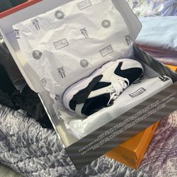 Men’s 9.5 Nike Air Huaraches 