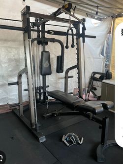 Nautilous Smith workout station. With pulleys
