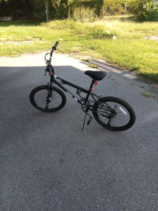 Bicycle - SPINNER by Hyper Bike 