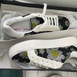 Shoe