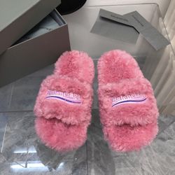 Balenciaga pink fur slides #luxury #slides
