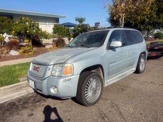 2007 GMC Envoy Denali v8