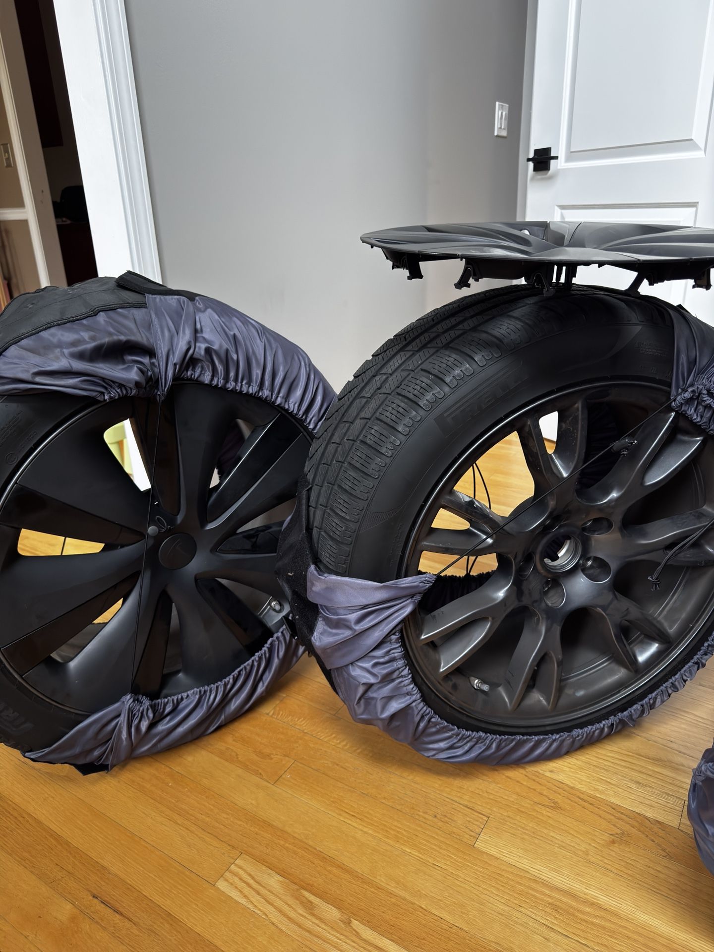 Tesla Model S Plaid Winter Tires / Wheels 