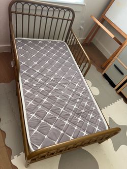 Toddler bed