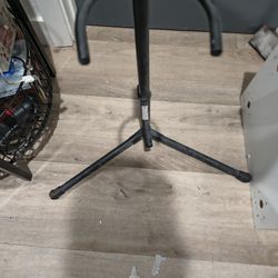 Guitar Stand He Will