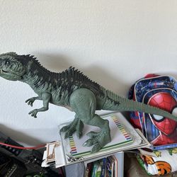 Jurassic World Dominion Super Colossal Giganotosaurus huge Dinosaur trex