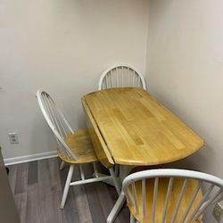 Round Kitchen Table With 3 Chairs