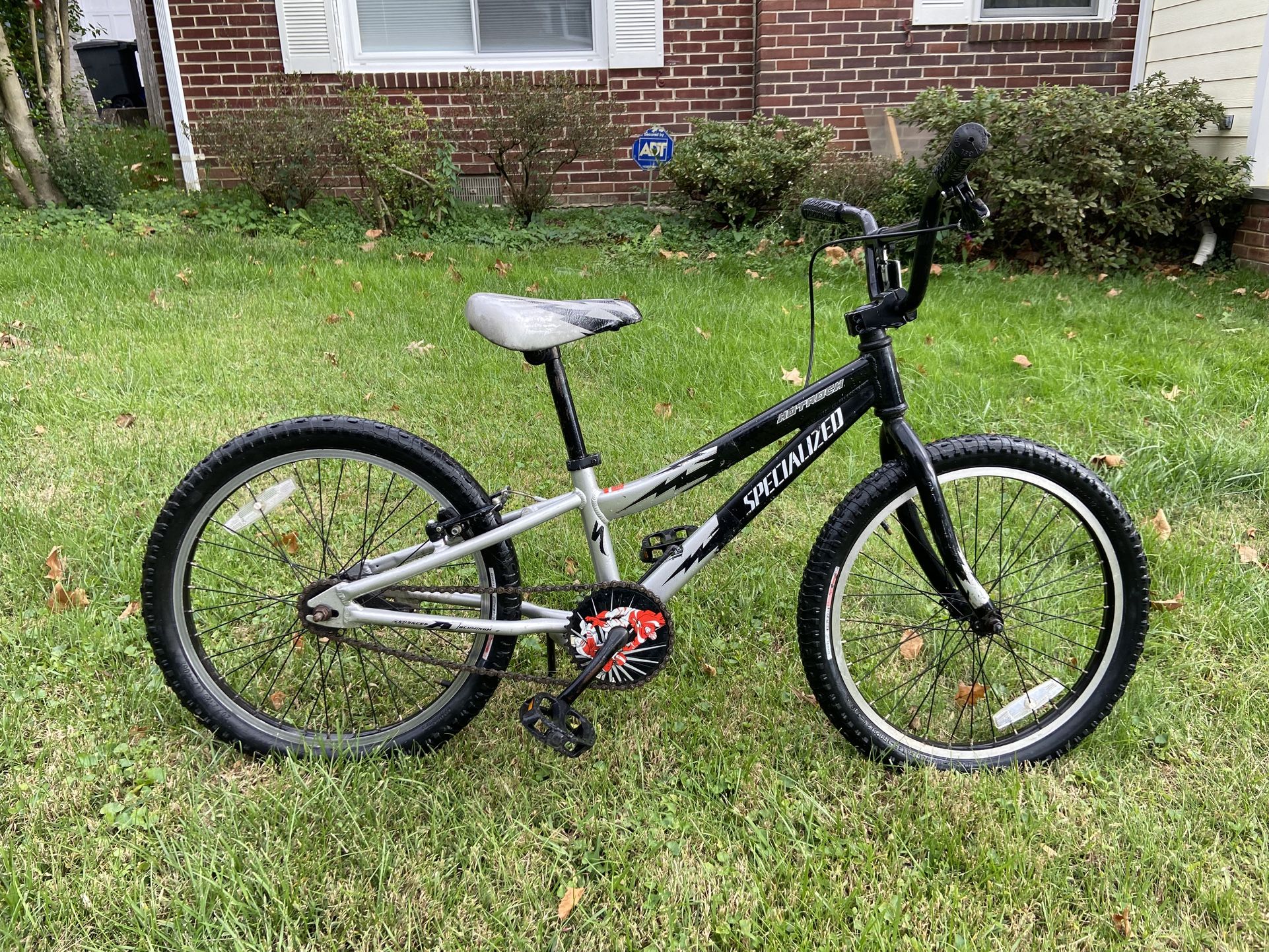 🚴 Specialized Hotrock 20” BMX Bike – Ready to Ride! 🔥