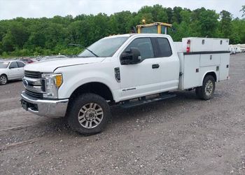 2017 Ford F-350 Chassis