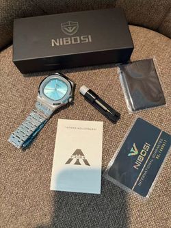 New Men's Analog Quartz Watch