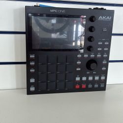 AKAI PROFESSIONAL MPC ONE 