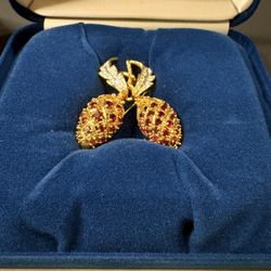 Camrose Kross JBK Jackie Kennedy Strawberry Pineapple Brooch Swarovski Mint Box