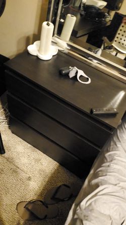 chest of drawers