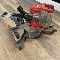 Milwaukee 7 1/4” Compound Miter Saw 