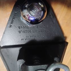 Swivel tow hitches