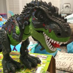 GIANT TYRANNOSAURUS REX