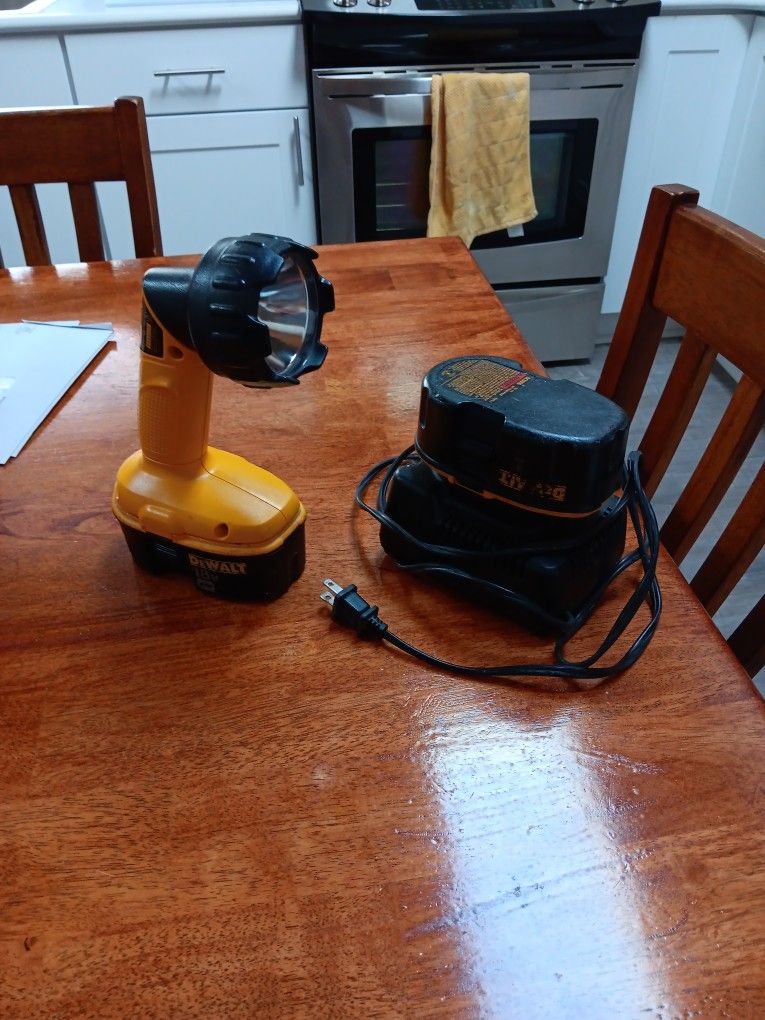 Used DeWalt Flashlight with Charger AND Extra Battery