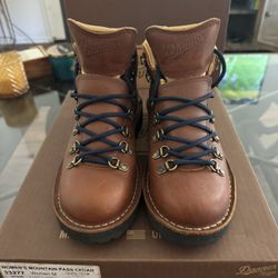 Danner Women Boots 6.5