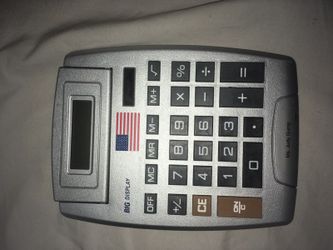 Big display 2digts Electric Calculator $10 or best offer no holds