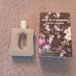 Ariana Grande Perfume