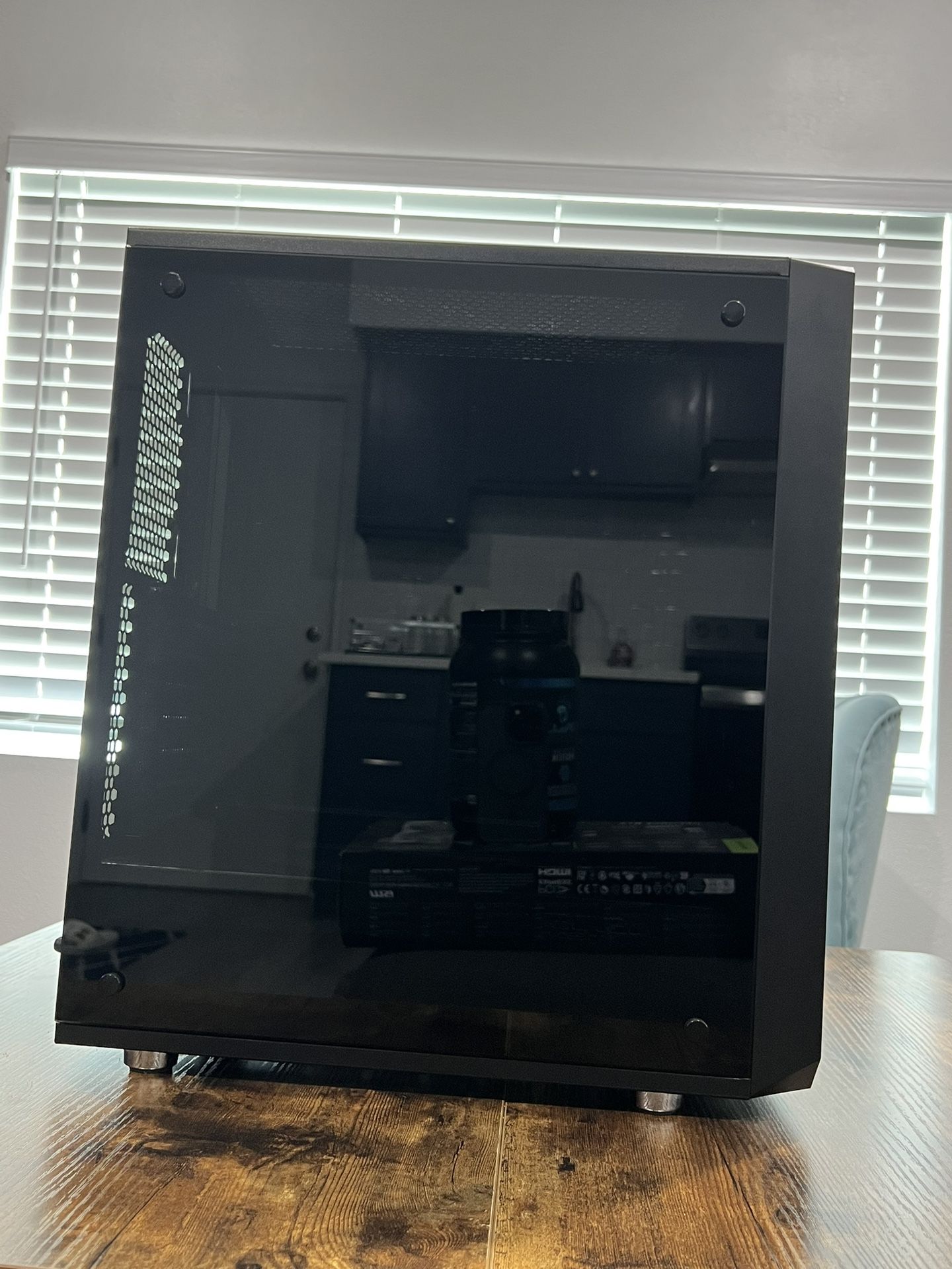 Fractal Meshify C (Tinted Glass Cover)
