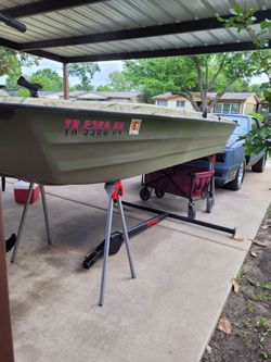 Sun Dolphin Boat 12'ft.