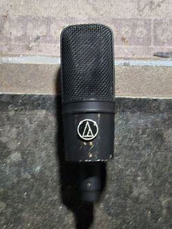 Audio-Technica AT4040 Cardioid Condenser Microphone – Studio Quality (Japan)