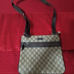 Gucci Canvas Messenger Bag 295(contact info removed) $500 Pickup In Oakdale 