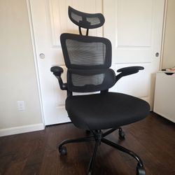 Ergonomic Mesh Office Chair w/ Headrest – Adjustable & Comfortable