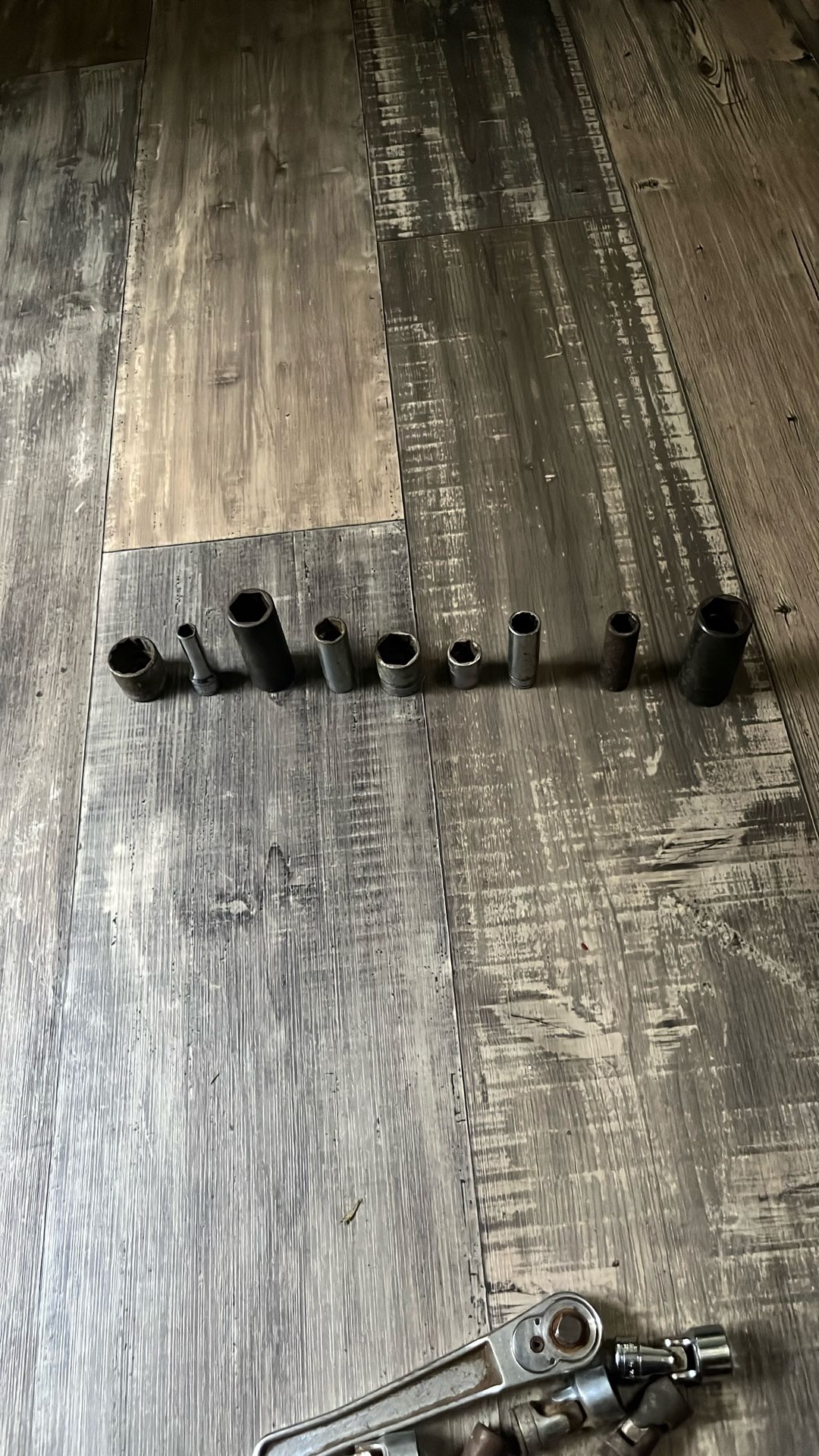 Snap on socket