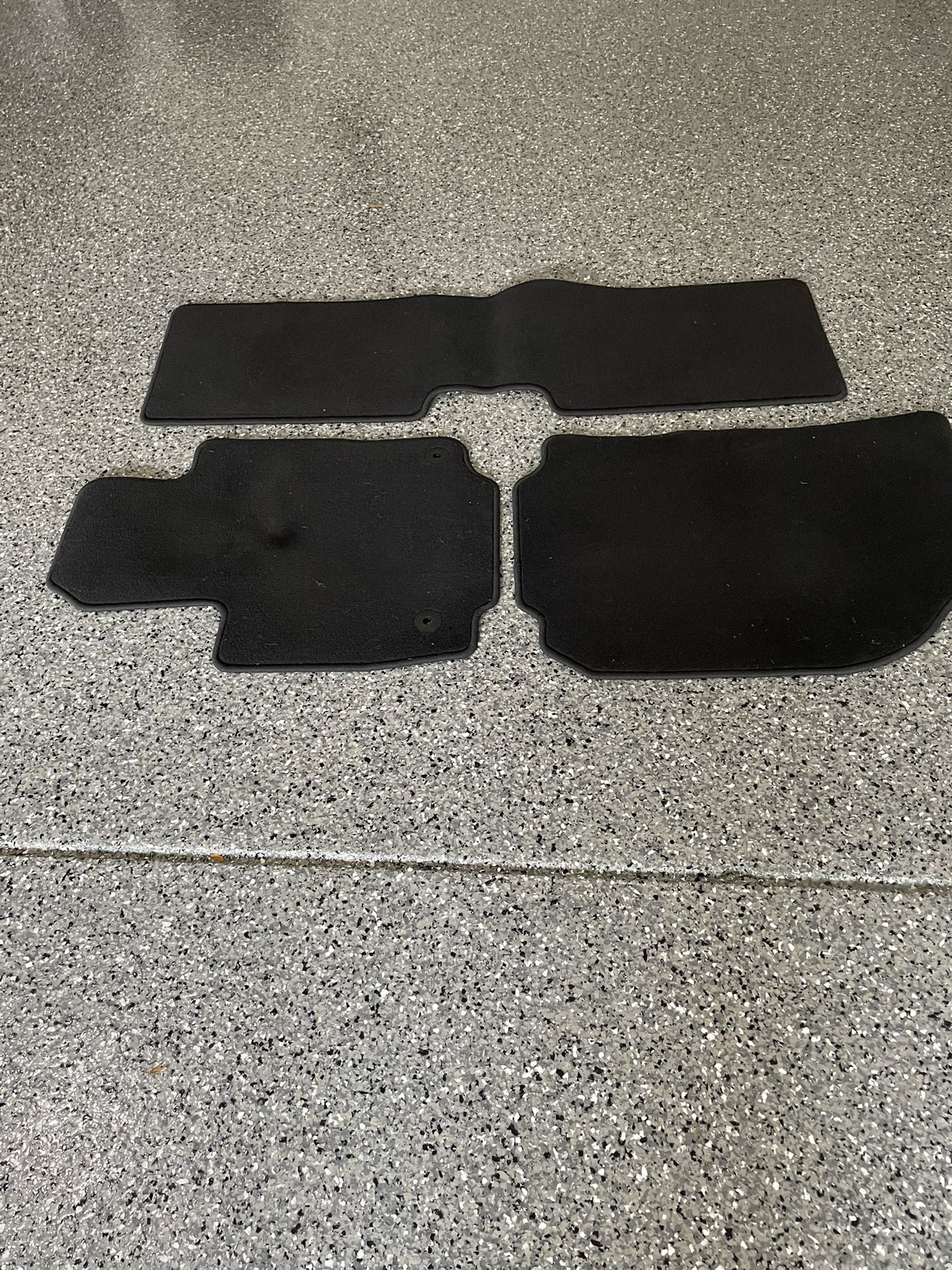 3 Car Mats GM