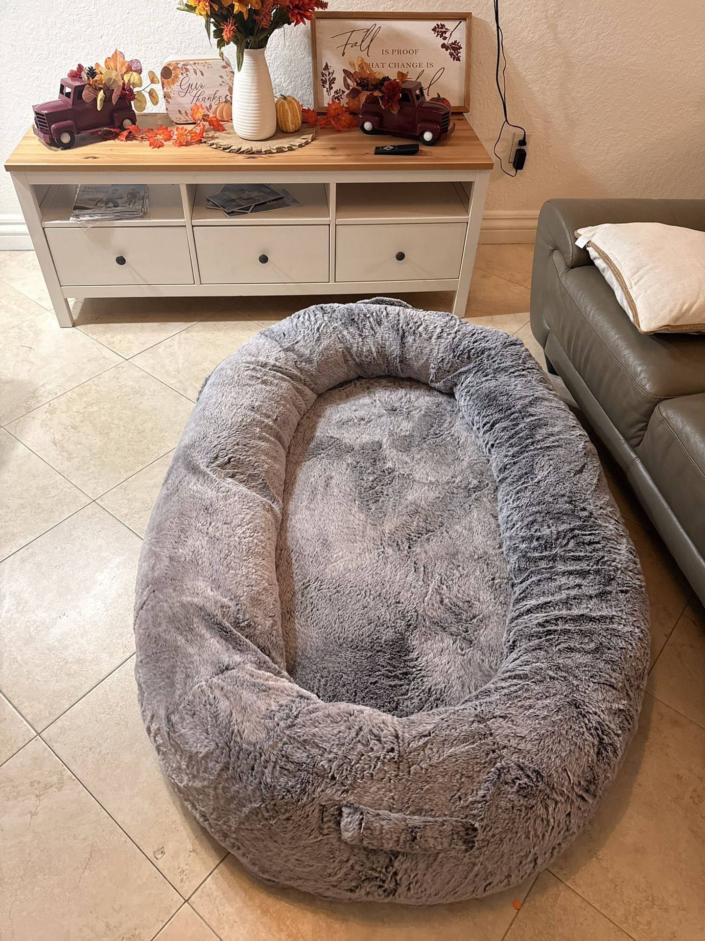 Plufl Human Size Dog Bed – Gray Faux Fur – Like New!