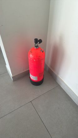 Scuba tank