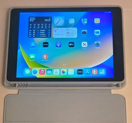 iPad 5th Generation With Magnetic Cover