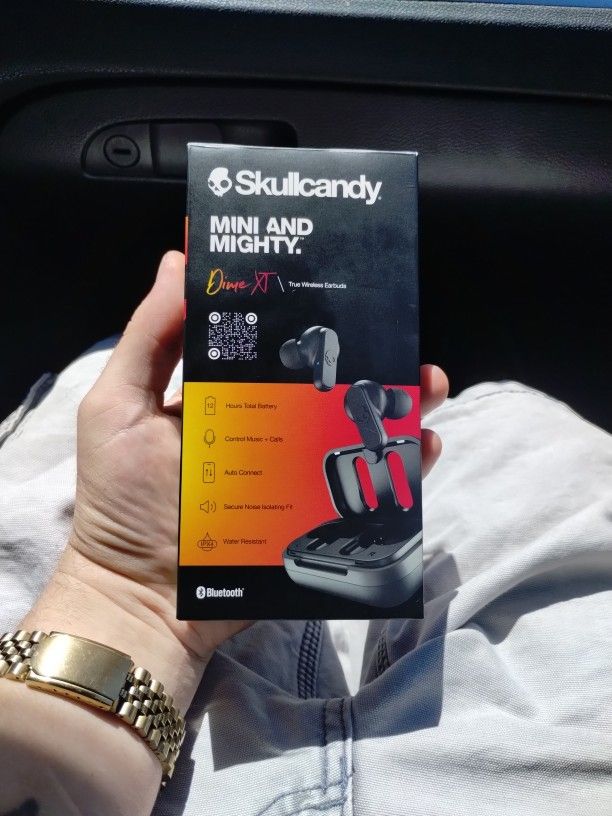Brand New Skull Candy Dime XT Wireless Bluetooth Headphones !!