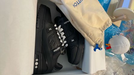 Trainer size 42
