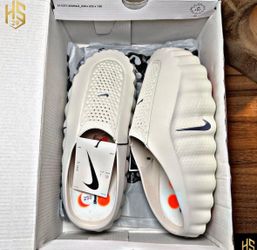 Nike New Mind Slides.