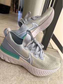 Women’s Nike Flyknit Shoe