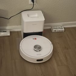 Roborock Robot Vacuum with Auto-Empty Dock — Like New
